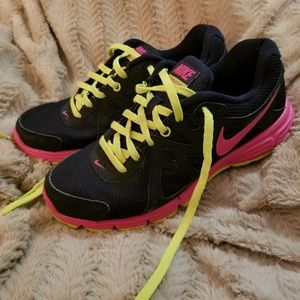 Nike Revolution 2 running shoes